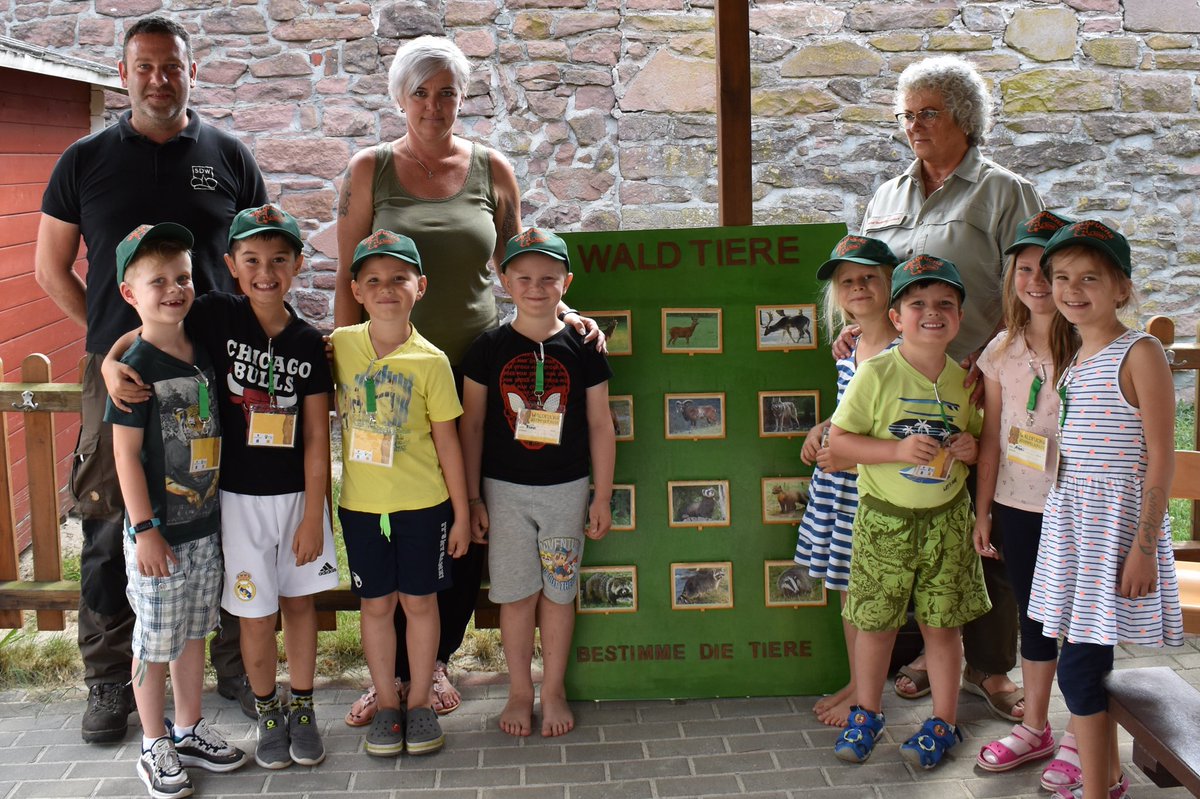 SDW_ST's tweet photo. Projektabschluss in #Bülstringen – KITA-Kinder schlau wie ein Fuchs
🌳🌲
#Waldfuchs #Waldpädagogik #BNE #Wald #Waldschutz #UnserWald #DeinWald #Natur #Waldliebe #Forst #Förster #Forstwirtschaft #SDW #Nachhaltigkeit #Waldnaturschutz #Heimat #Deutschland #SachsenAnhalt #Magdeburg https://t.co/1UVlKq8QkK