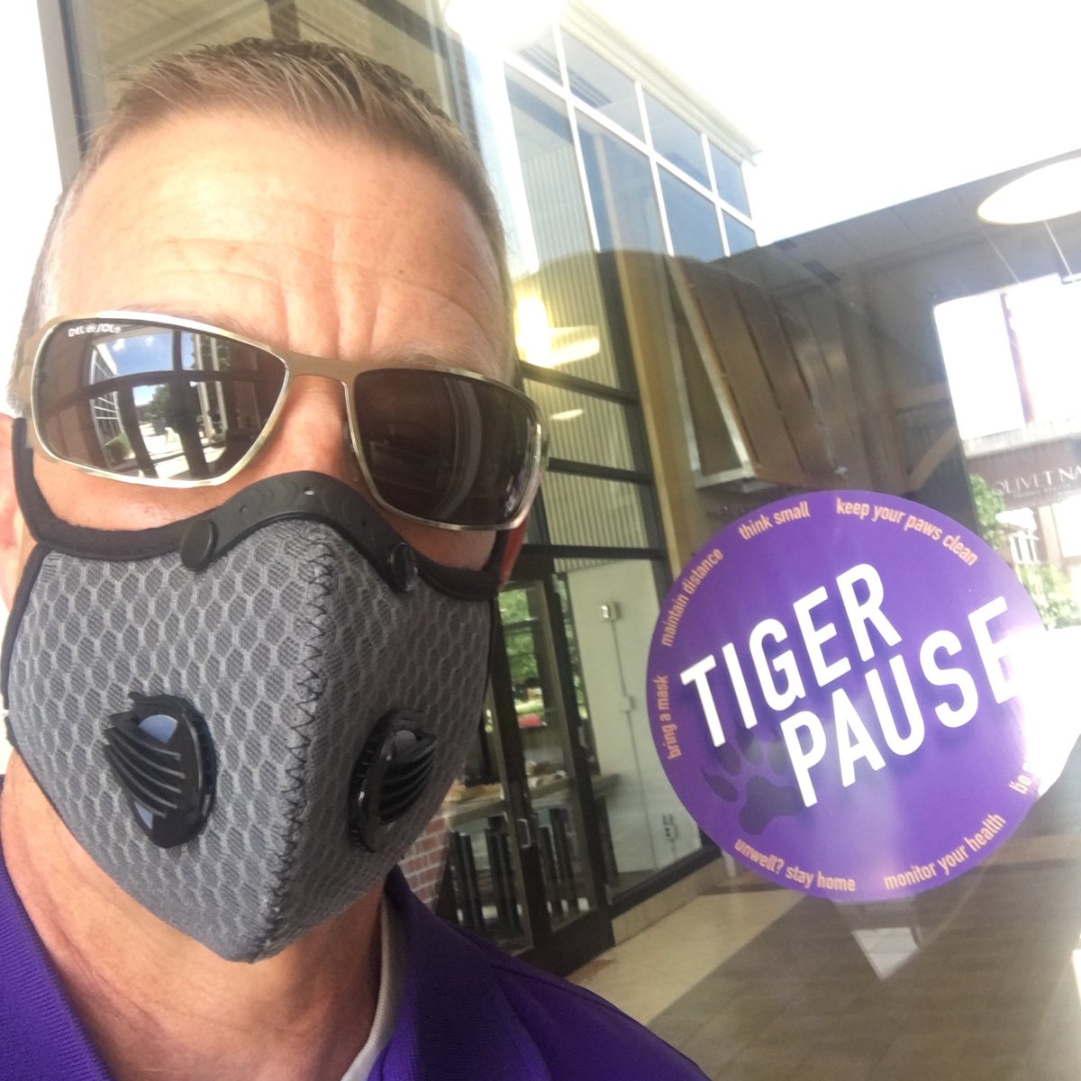mholcomb28's tweet photo. @olivetnazarene @lifeatolivet I will wear a mask. Not because I want to. Not because it’s cool. But because I care about you and can’t wait til you move back on campus. 3 weeks!!! #TigerPause #TigerNation https://t.co/IpXtydWLwT