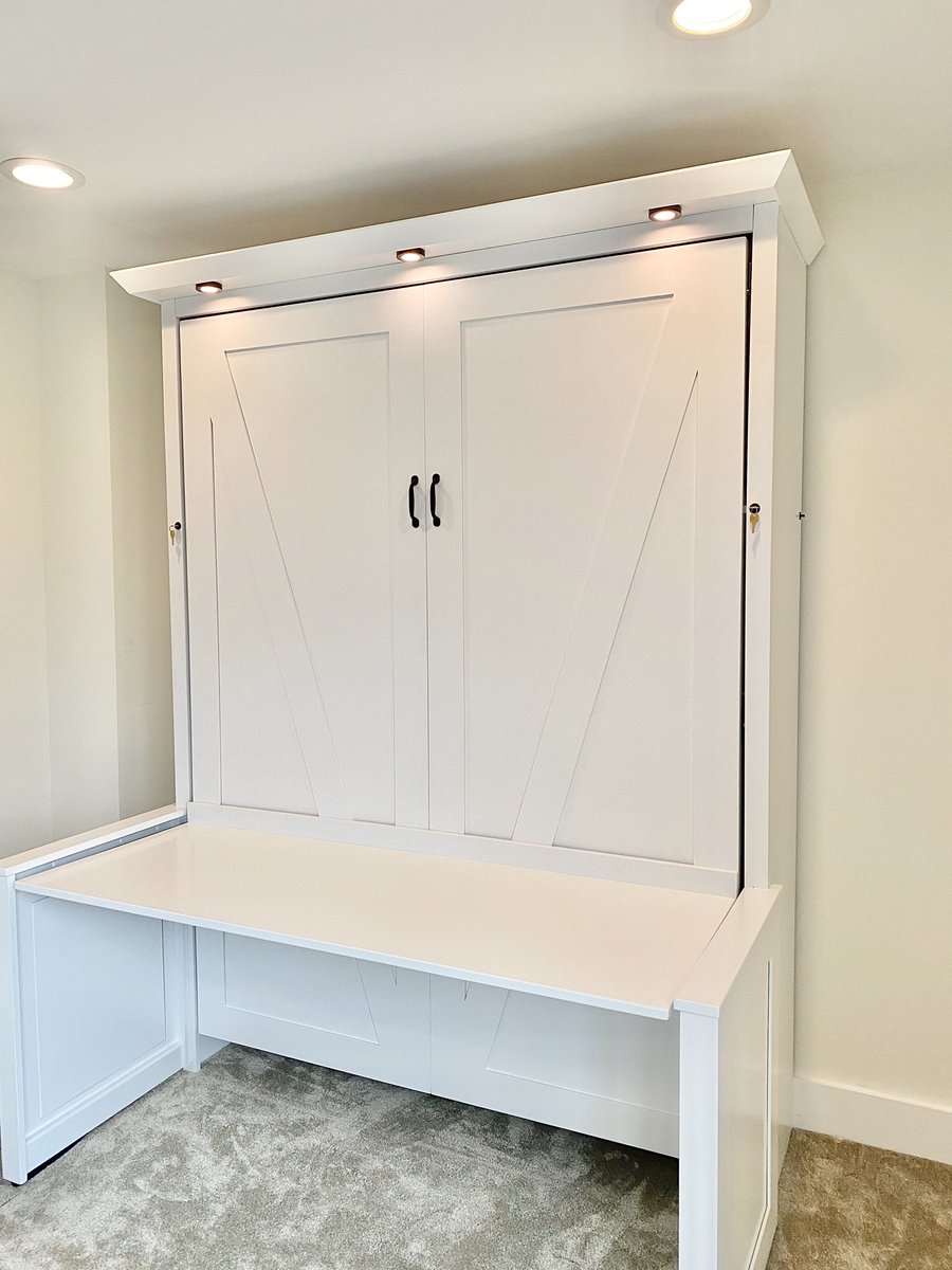 MurphybedsBroR1's tweet photo. Having a “home office” has suddenly become an urgent need! John’s 2nd bedroom in Spring Lake, NJ pulls double duty thanks to a queen size, solid wood Murphy auto desk with custom barn doors & LED lights! #HomeOfficeNecessity #Solidwood #Murphyautodesk #LEDlights #Custombarndoors https://t.co/yvZyDBZRsS