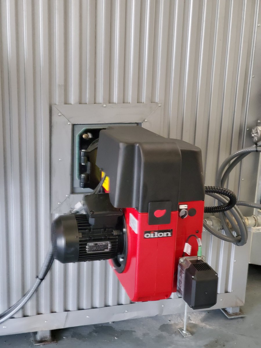OilonUS's tweet photo. Our service team commissioning an #Oilon burner in Florida (GP-50M WD33) to fire a dryer! #OilonServiceTeam #OilonUS #Commisionedburner https://t.co/jklkaQrmEg