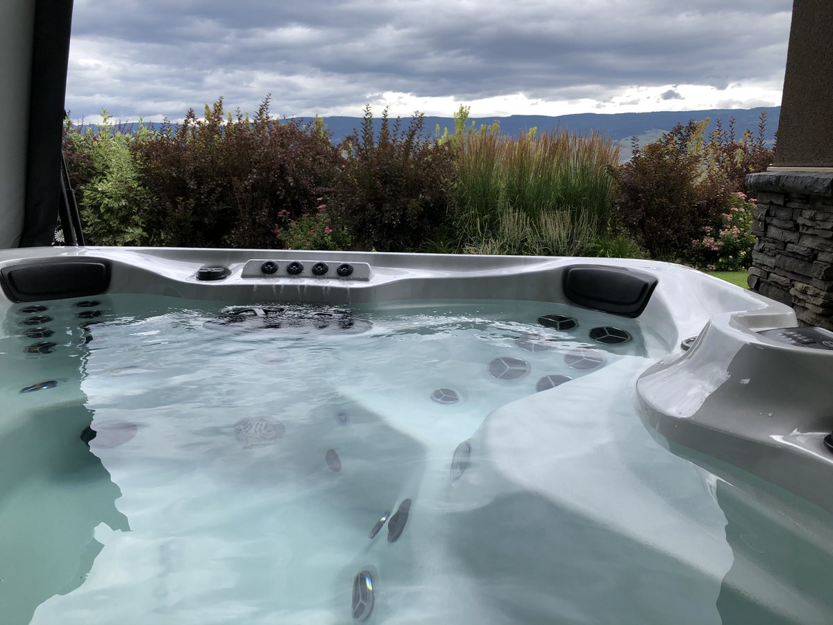 arctic_spas's tweet photo. In a troubling world, let an Arctic Spa be your home oasis.  Park your worries for a bit every day - relax and rejuvenate with those you love in automated salt water comfort. https://t.co/kLuqENQ46b
