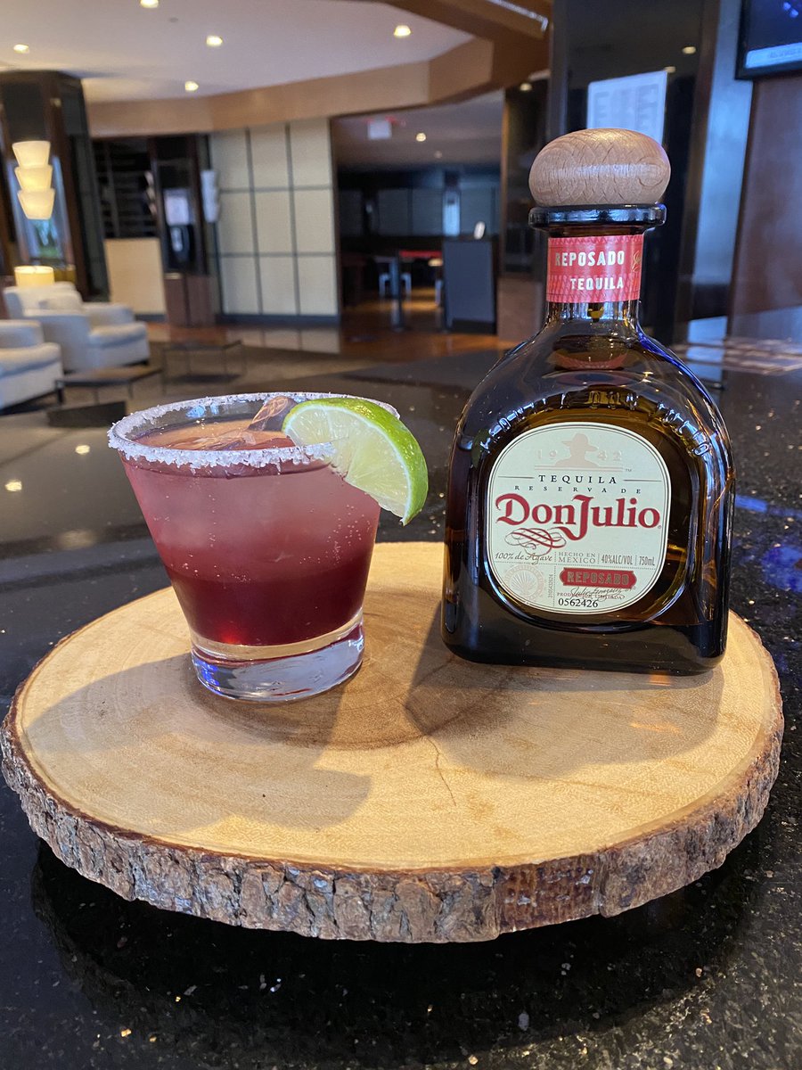 Happy National Tequila Day! Celebrate with us all weekend long with our $8 margarita special! 
We are mixing up traditional margaritas and strawberry 🍓margaritas with a little lime and some salt to get the weekend started
#salud #nationaltequiladay #hiltonnewarkairport #tequila
