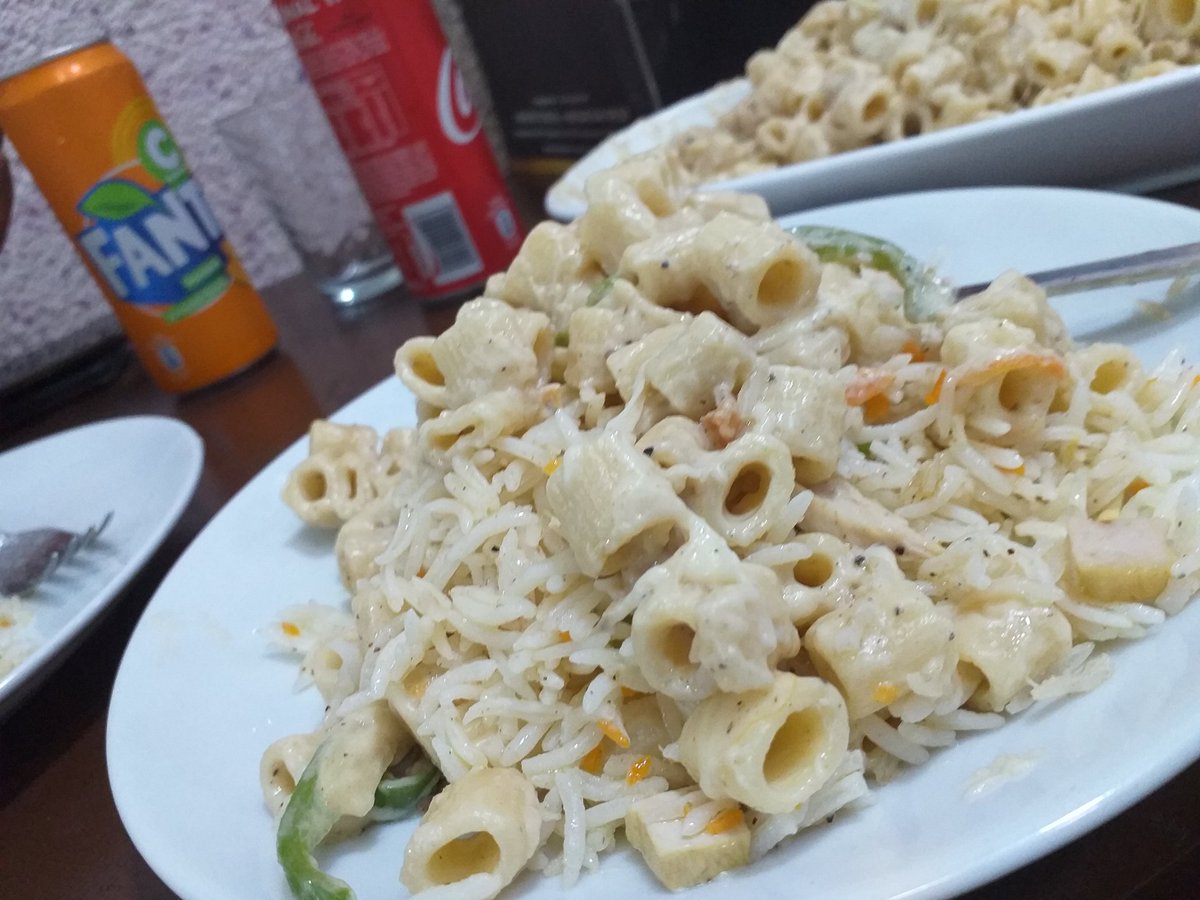 zaiqaPakrest's tweet photo. #zaiqarestaurant ❣#foryou #chef_manan #continental #chinese_food 👌 #chickenfriedrice  #chickencheesepasta  #cocacola #BranchAksaray #istanbul🇵🇰🇹🇷 https://t.co/gJj0K5pYth