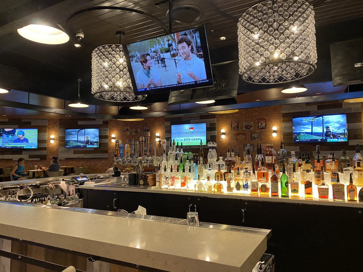MorongoCasino's tweet photo. Good Times Cafè will be showing every MLB game this opening weekend! Watch your favorite teams play while enjoying the amazing menu options at #GoodTimesCafe ⚾️👌 #Baseball #OpeningWeekend #Dodgers #Morongo #Angels #Yankees https://t.co/6jZFcrWBXS