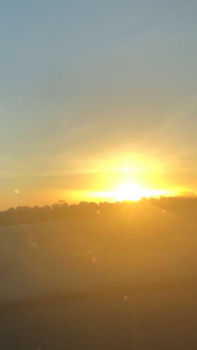 AshleeMesecke's tweet photo. #sunrise #beautiful #sunny https://t.co/lJ0JcOJkVT