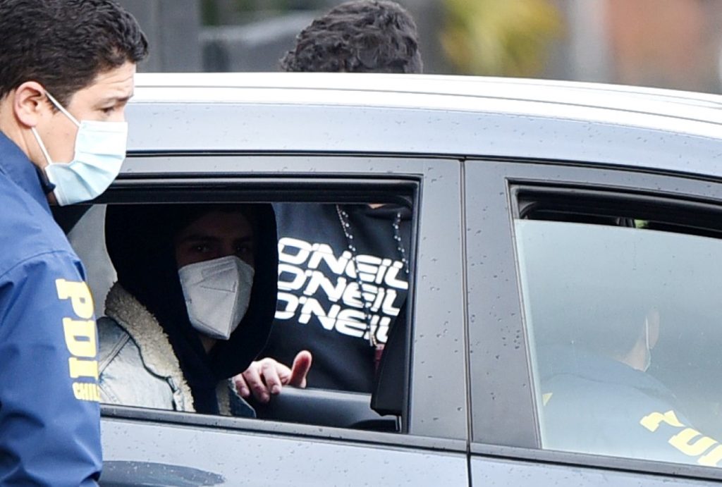 VIDEOS| En medio de masivas funas, Martín Pradenas fue trasladado a la cárcel para cumplir la prisión preventiva
➡ bit.ly/32XZfzP