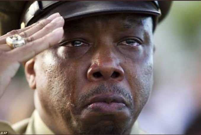 Tshepo_F12's tweet photo. Take Us To December Kabza 🔥🔥🔥 #LockdownHouseParty https://t.co/L1HTDA0UwA