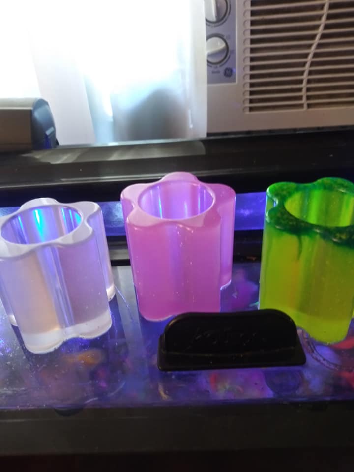 CreatorKreative's tweet image. Custom holders #customdrip #kreativecreator #holders #homelife #420 #prettygirlsmoke #smokelife