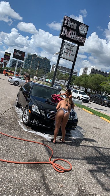 Had to get the Benz cleaned up today!🤷🏻&zwj;♂️🚗🍑 https://t.co/csgZLANVaI<a href="/tag/birthday"class="tags"><span>#birthday</span></a><a href="/tag/birthdayboy"class="tags"><span>#birthdayboy</span></a><a href="/tag/aquarius"class="tags"><span>#aquarius</span></a><a href="/tag/lfg"class="tags"><span>#lfg</span></a>