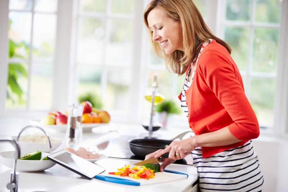 FightBAC's tweet photo. Use your #foodsafety knowledge to create a winning #recipe! Join the #challenge &amp; #enter the #SafeRecipeContest! Pls share! #RDchat #dietitian #familyandconsumersciences #coopext #foodservice #healtheducation @eatrightGA @eatrightnc @eatrightTN @aafcs https://t.co/5AEH5gpnl4 https://t.co/hz7Z2Ctn69