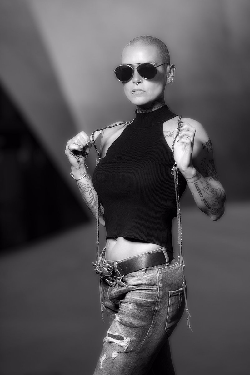 Frank35256045's tweet photo. #blickfang511photography #strongwoman #amazingmodel #pictureoftheday #followme #tattoomodel #tattoo #city #frankfurt #portraitphotography #portrait #photography #shooting #model #nikonphoto #cityshoot #friends #followmypage #usa #europe #picoftheday Werbung da Namensnennung https://t.co/g4Xx6wyP5O