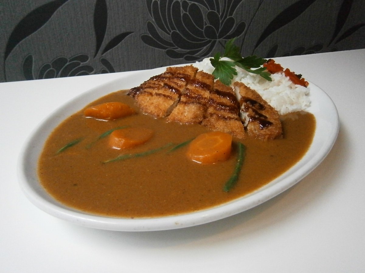 curryono's tweet photo. Pork katsu curry.  Home made mild Japanese curry with Pork cutlet and rice. #curry #Japanesecurry #katsucurry #brixton #brixtonvillage #kamome https://t.co/ffHcDLzRzL