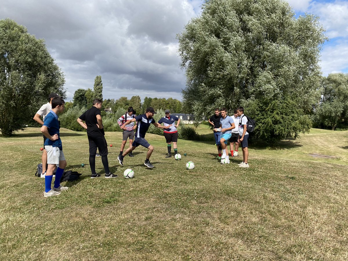 NordFootgolf's tweet photo. Merci à l’association « Sport dans la ville » (antenne de Lens) d’avoir choisi la Nord FootGolf Association pour encadrer l’activité Footgolf au @Golfarras. N’hésitez pas à nous contacter pour l’organisation de sessions en groupe, entre amis ou en famille ! ⚽️⛳️👍 https://t.co/DN6pvgeZ0l