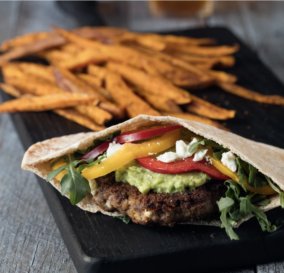 wellenoughbooks's tweet photo. Time to fire up the grill cause we’re back with another #FridayRecipe! Get the recipe for @shalaneflanagan & @elysekopecky’s Greek Bison Burgers from #RunFastEatSlow! 🍔 https://t.co/oroq2aBJlK