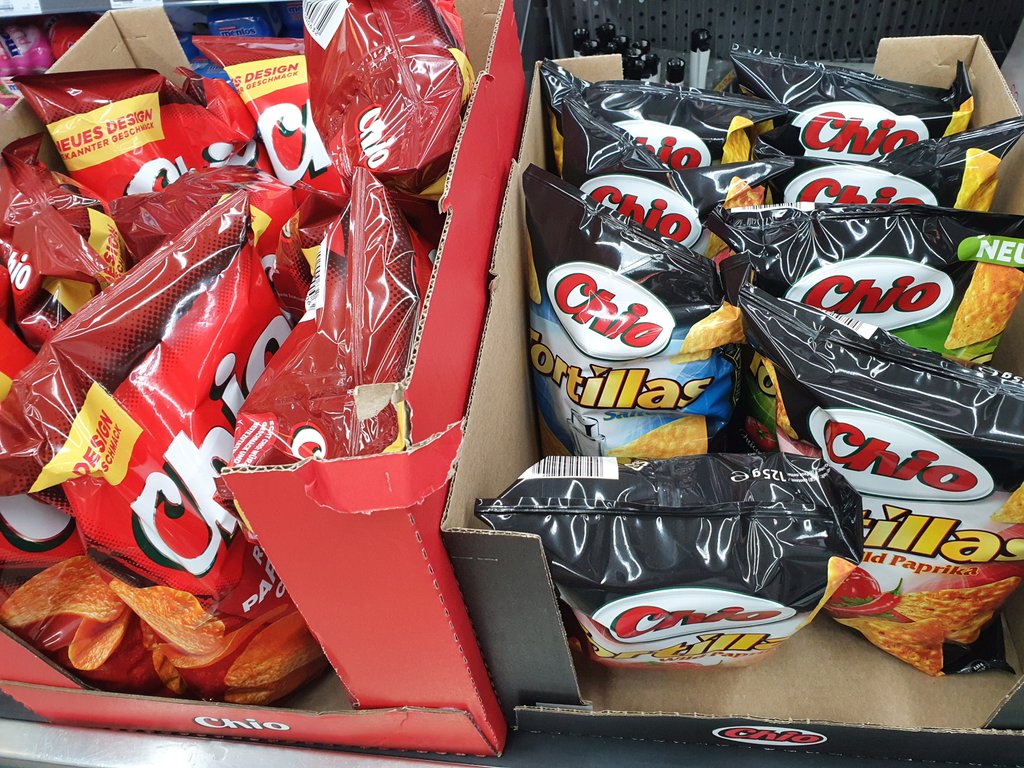 albana_t's tweet photo. Habe ich eine Chipssucht, what do you think?
@chio_de wäre doch super geeignet als Influencerin? 🤑
#chiochips https://t.co/yUPW2VrgyG