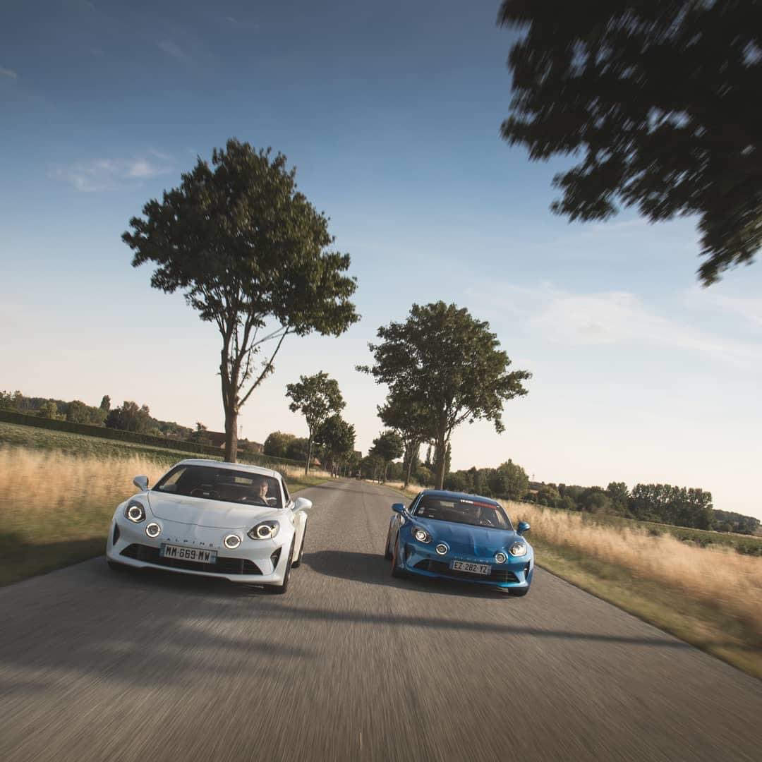 les_alpinistes's tweet photo. Nous avons essayé une Alpine A110 de 340 CV : l'A110 (B)R(P).
On vous en dit plus bientôt !
Bonne soirée les Alpinistes.
#alpine #BRPerformance #lille
📸 GPE Auto https://t.co/FuKpGtd9YW