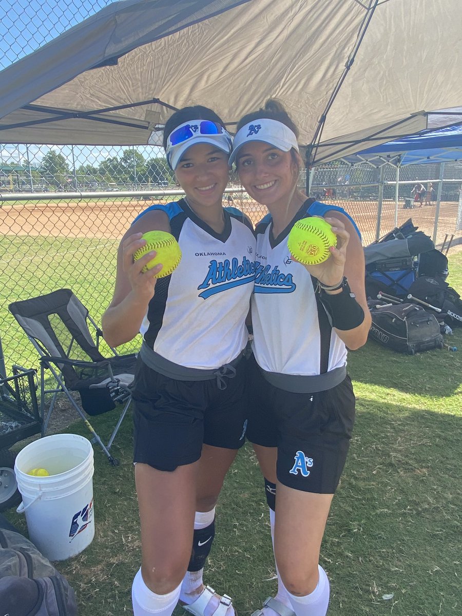 Made it into the top 8 out of 73 teams from across the nation with W this morning! We put 10 runs with 2 big 💣 from McKenna Johnson and Bridgett Morales!