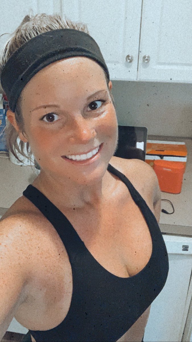 __KerryLyn130's tweet photo. Rainy day workout ✅ #LesMills #BodyPump105 https://t.co/bJU9B6nhp8