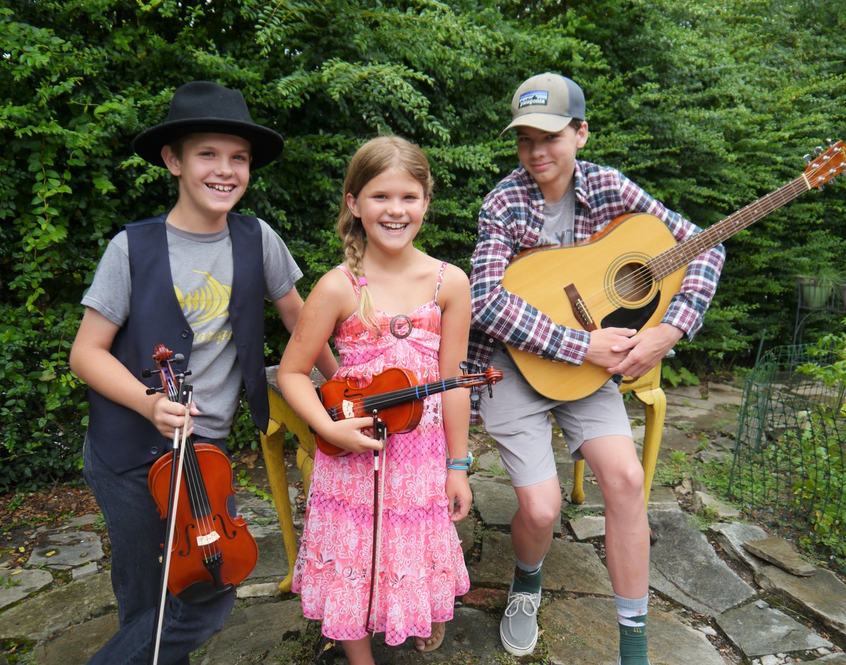 WGRVnews's tweet photo. Main Street: Greeneville's 2020 Summer Concert Series fifth and final show of the season is Thursday, July 30, at 7:00 PM. More at https://t.co/LPkWY2aH6W. @walker_band @BarterTheatre @AJBank_TN @consumer_cu @etfoundation @wendean7 @fatzcafe @GreenevilleTown @GreenevillePD https://t.co/kRT7RrlUUh