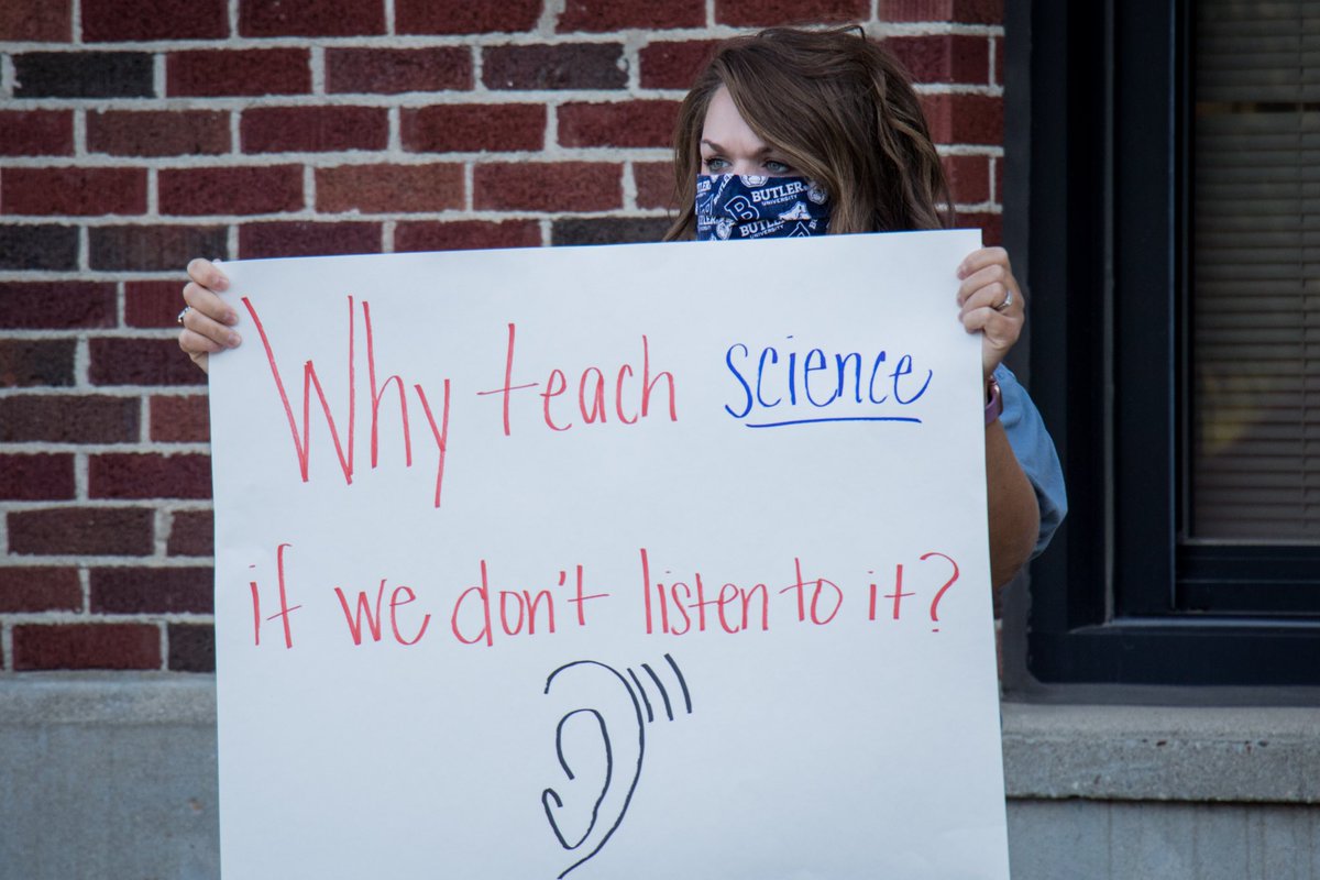 “We aren’t guinea pigs.” Teachers protest outside Hendricks County Health Department about schools reopening too soon. @Hendricks_Co
https://t.co/Mv17ZmqRp5
#COVID19 #Schools #Reopening #Teachers #Protest #inHendricks #ALLinHendricksCounty https://t.co/5mfpOX3eBn
