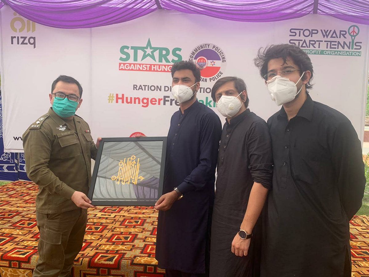 rizqorg's tweet photo. Alhamdulillah!
Glimpse of todays ration distribution in Lodhran City as part of our #StarsAgainstHunger movement.

200 rations distributed in collaboration with Lodhran Police to help the families affected by the COVID-19 pandemic.

#HungerFreePakistan #Rizq #StarsAgainstHunger https://t.co/iAY1nqjkVZ