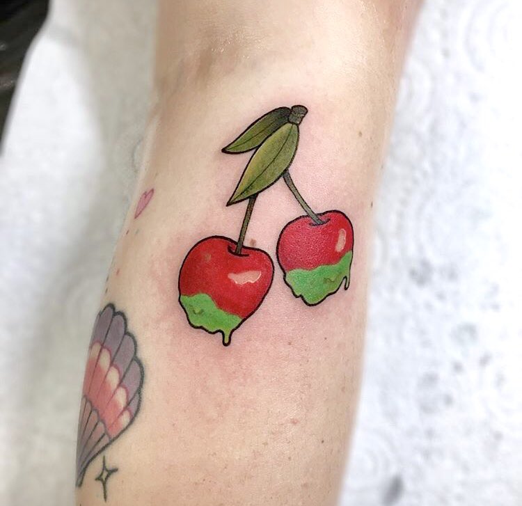 LouiseMelissa22's tweet photo. 🍒 𝐶ℎ𝑒𝑟𝑟𝑦 𝑅𝑒𝑑. 𝑆𝑜𝑢𝑟 𝐺𝑟𝑒𝑒𝑛. 🍒
// @awsten @underscoregeoff @waterparks https://t.co/XtA8iscF9p