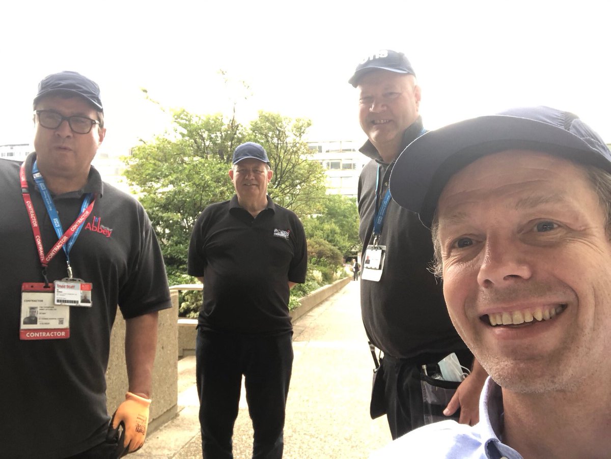 ExpressLiftCo's tweet photo. Field engagement #matterstous. Operations South Director Mark Harding has enjoyed hearing from our engineers how they always want to take service to the next level. Our expertise means we can support our customers wherever they are in the U.K. #WeAreExpress https://t.co/3aANjzmaRA