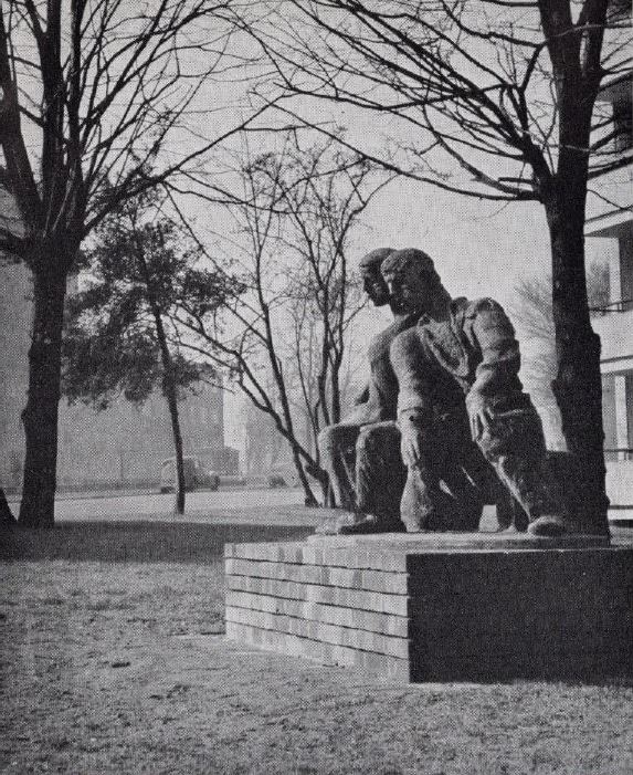 6/ But the LCC was concerned with more than mere housing. Here’s the shopping centre on the Brandon Estate in Southwark, ‘Neighbours’ by Siegfried Charoux at the Highbury Quadrant Estate in Islington, and a play sculpture on the Locksley Estate, Stepney.