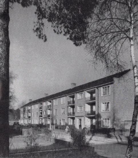 7/ Whilst the LCC built 52,000 new homes in London proper, a further 43,400 were built in ‘out-of-county’ estates such as these in the Debden Estate (Essex), the Merstham Estate (Surrey) and the flats on the Sheerwater Estate (Surrey).