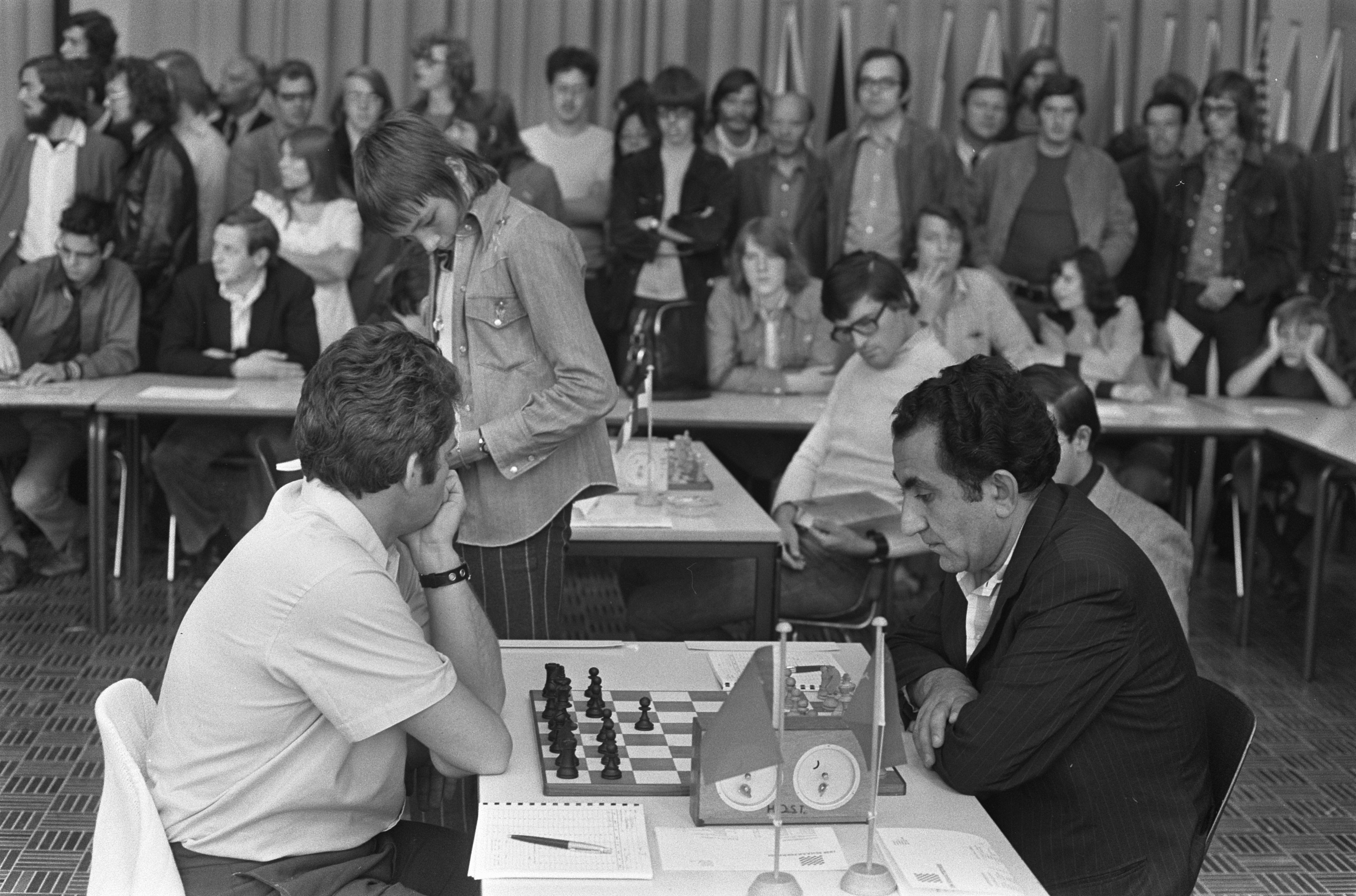 Douglas Griffin on X: Amsterdam IBM tournament, 19th July 1973. The  3rd-round meeting between two ex-World Champions from the USSR, Tigran  Petrosian & Boris Spassky. The game was drawn in 21 moves. (