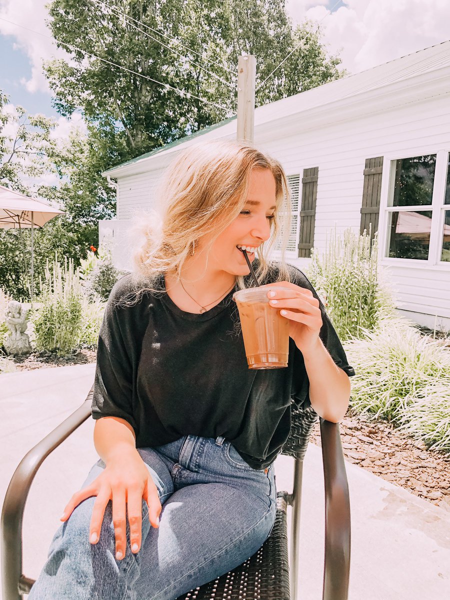 PhiMuUNG's tweet photo. Less than a month away from being able to take 𝚜𝚘𝚌𝚒𝚊𝚕𝚕𝚢 𝚍𝚒𝚜𝚝𝚊𝚗𝚌𝚎𝚍 coffee breaks with our sisters on campus! ☕️ https://t.co/icB1NzjX3U
