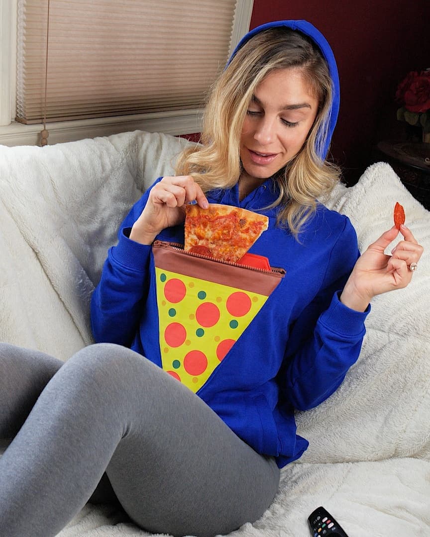 + GIVEAWAY Post on CheatDayEats -- This pizza sweatshirt can also serve as a piggy bank to stuff your $500 into 💰💰   Head over to CheatDayEats latest lobster post - easy entry and can buy a whole lotta slices with it #CheatDayEats instagram.com/p/CDCAXnzFU8u/ #Che