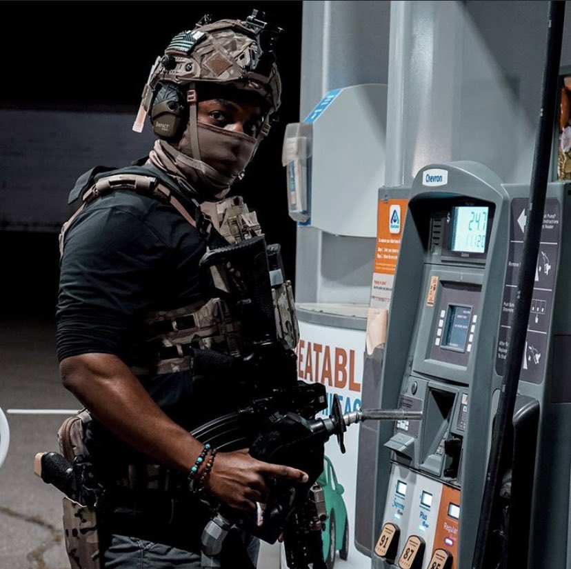 Prepared for anything and everything. 

Photo by @workmani

#shotstopballistics