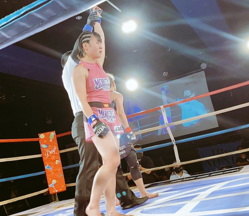 AaccNews's tweet photo. Deep Jewels 29. Otoha Nagao and her opponent Pan Hui fight a back and forth battle over the full duration of the scheduled two rounds. The judge's scorecards split evenly down the middle, they resort to a 'must' call in favour of Otoha (2-1).
#DeepJewels29 #WMMA #MMA #JMMA https://t.co/HY6whrBhYp