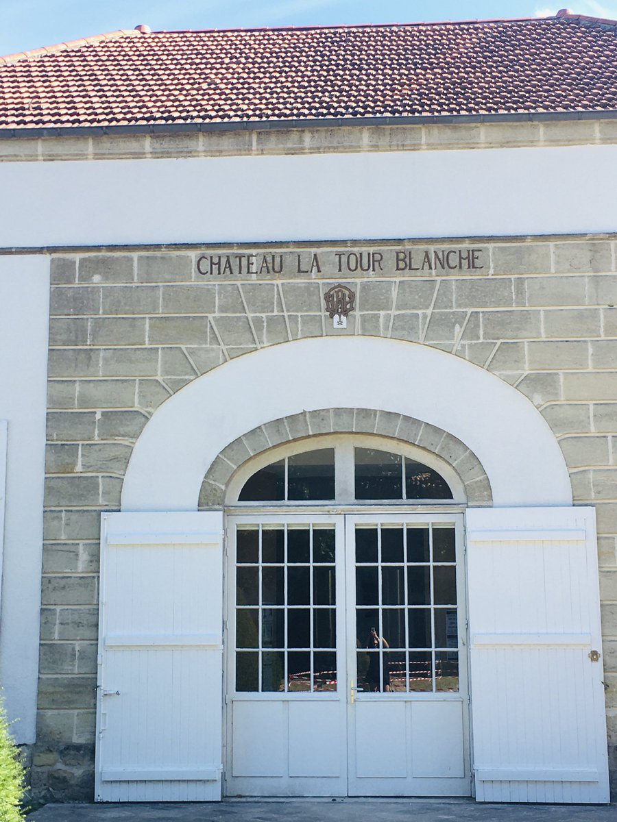 Apéros Dorés en Sauternes ce soir !
<a href="/LaTourBlanche/">Château La Tour Blanche</a> nous reçoit dans son vignoble. 
#sauternes #whitewines #AperosDores #vinblanc #sweetbordeaux #Degustation #winetasting #vin  #wineblogger #winetime #wineoclock #sommelier #wineblog #wines