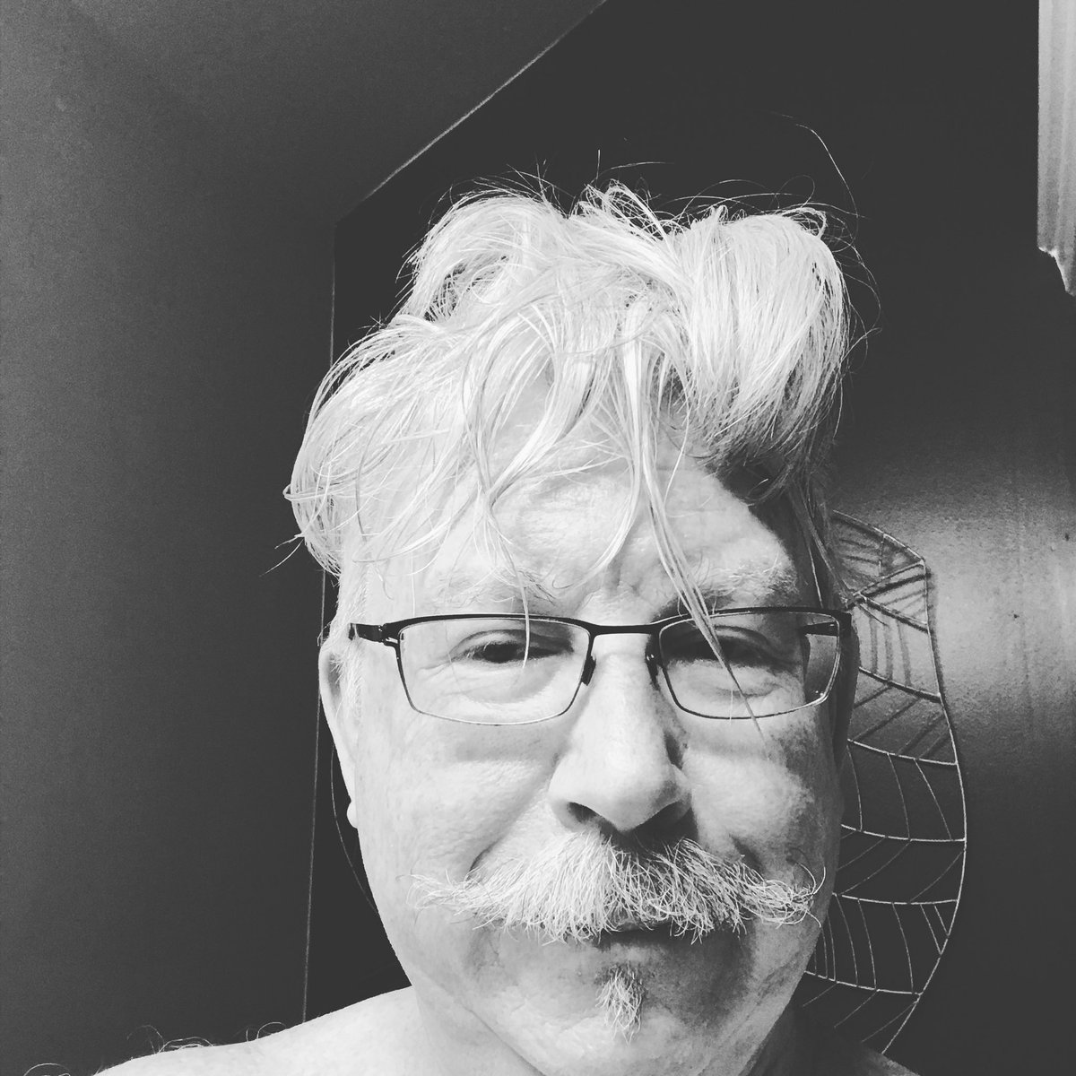 Pops_Comedy's tweet photo. Quarantine cut number 3 needed #cutforacure https://t.co/58OhLXhJhd