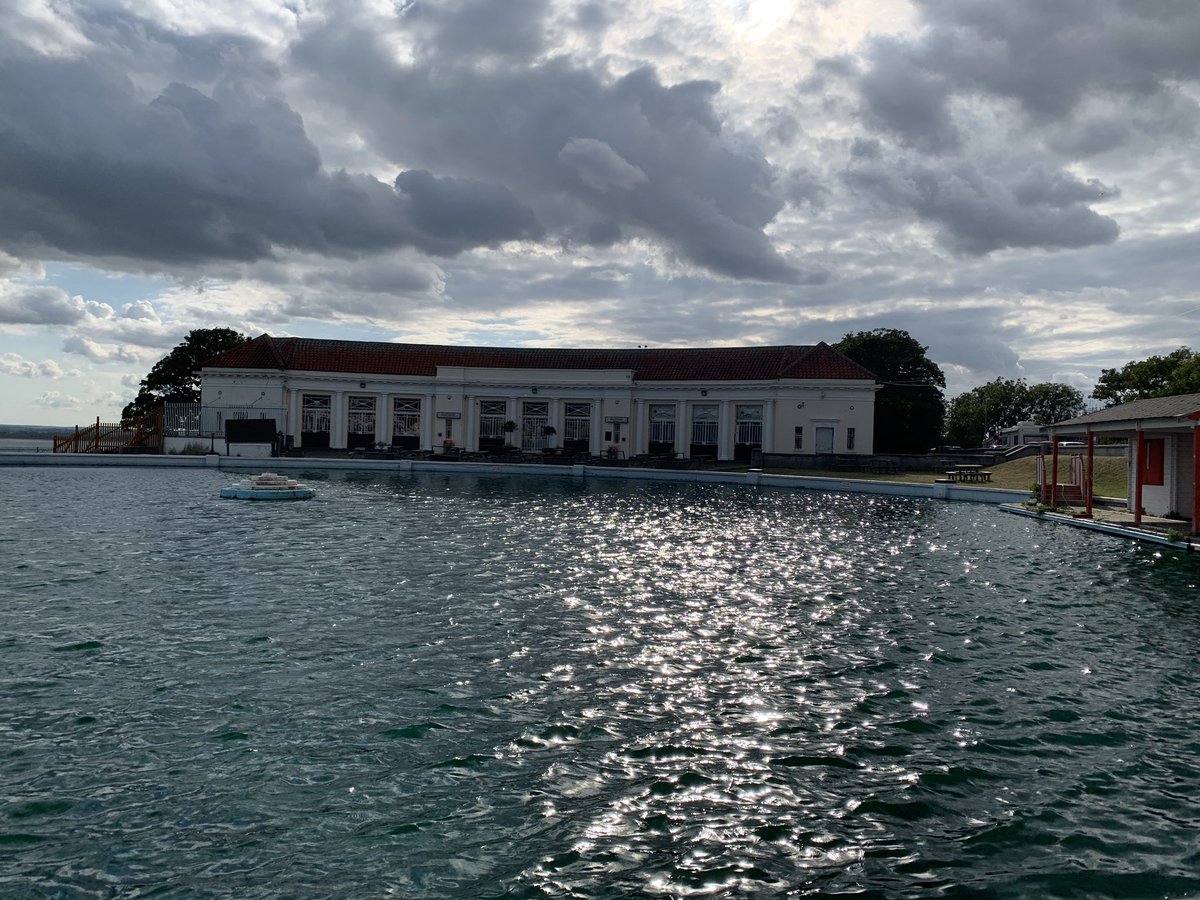nxgvaucoupin's tweet photo. First visit to the pub since March. The views from this pop up from @RavensgateArms are great. Excellent beer from @RamsgateBrewery too #Ramsgate #boatingpool https://t.co/Q8I58ZVbvY