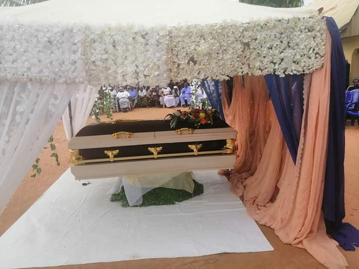 andy_cmo's tweet photo. Thank you all Titans for your show of support and prayers towards my mother's burial. I appreciate your gesture in no small measure.. Thank you @Vivian77250283  for coming through..
#HouseOfTacha 
#HouseOfTacha2020
@VirginbraZ5 
@Great_Oyin1 https://t.co/ErFKDSeJbA
