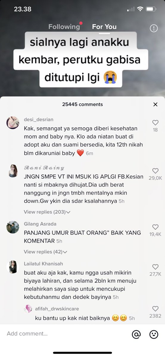 angewwie's tweet photo. Jadi aku nemu konten ini di tiktok, intinya sender hamil di luar nikah &amp; ditinggal pacarnya, sedang dia nggak siap utk punya anak.

Udah deg-degan buka kolom komentar takut baca yg bikin hati nyut-nyutan...

Ternyata...🥺❤️ https://t.co/hTGsvpc9q6