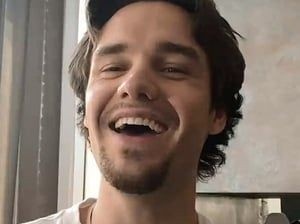 annnnn_ni's tweet photo. i will personally come to your house and punch the fuck out of you if you make my boy liam unhappy😌

LIAM IS HAPPY https://t.co/5dcPNHe4Wz