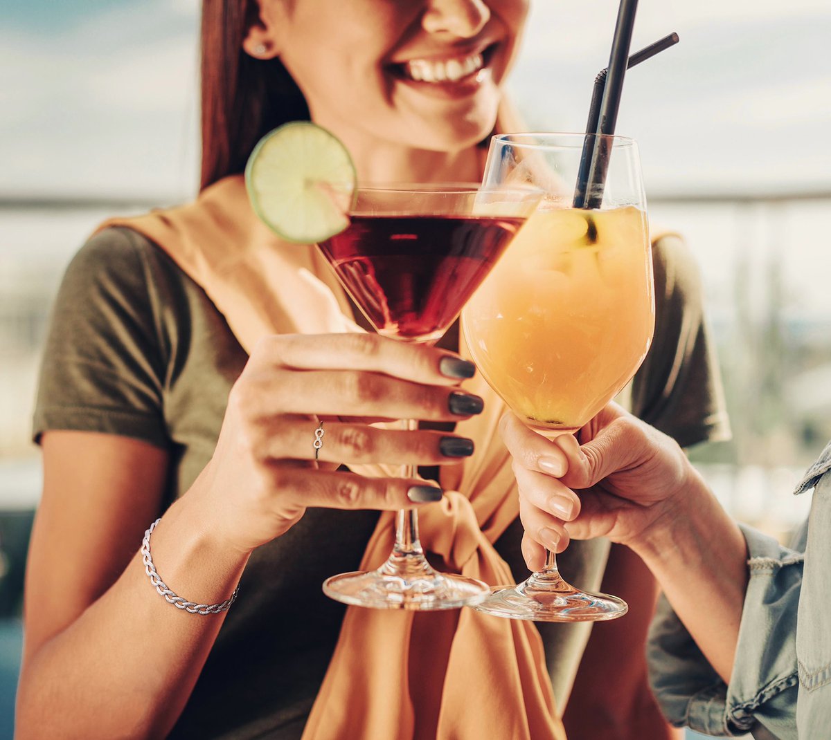 LuventeJewelry's tweet image. Celebrate Friday with a cocktail and our jewelry! And let us pretend that the weekend is endless, as our simple-and-chic infinity ring. #luventemoment #infinityring #finejewelry #HappyFriday