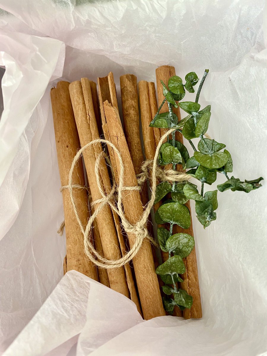 ArauneMoon's tweet photo. 선물을 받았다. #시나몬스틱 #시나몬스틱월행잉 #모기퇴치 #cinnamonstick https://t.co/JPU07Y8S6u