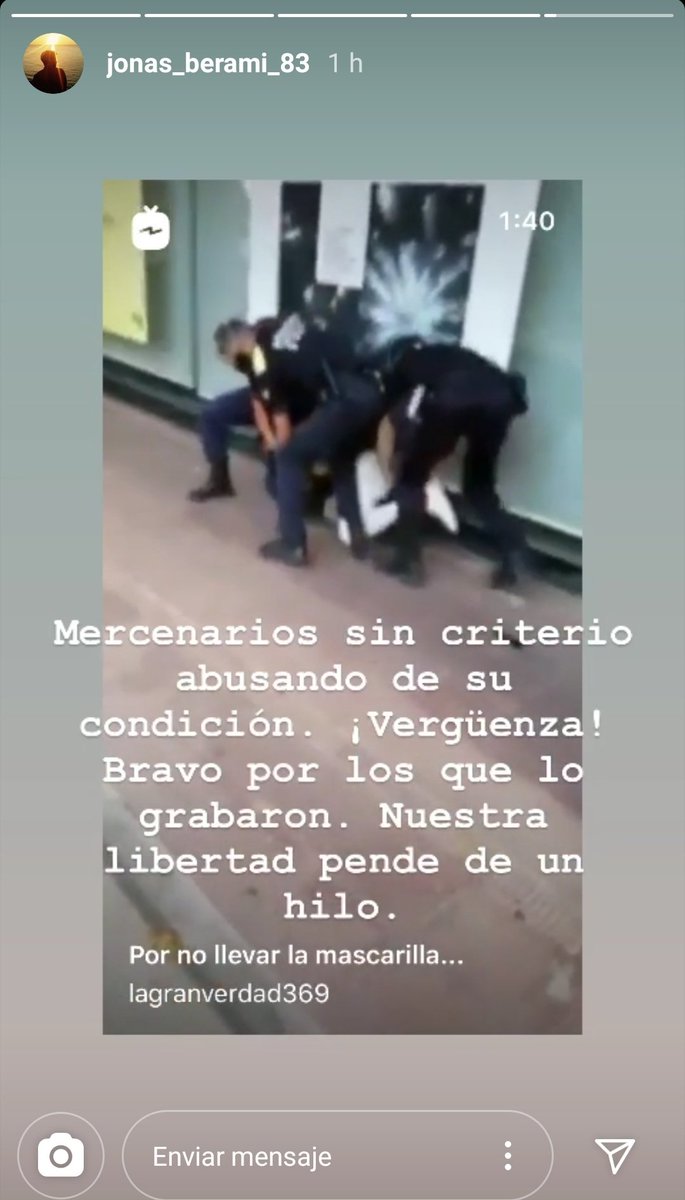 Rocio_Luimelia's tweet photo. Para l@ q me estáis diciendo q JONÁS BERAMI se está "quejando" d la brutalidad policial os dejo sus historias en Instagram
Repito 28432 fallecidos por covid y la comunidad científica al completo d acuerdo en q el uso de las mascarillas evitaría rebrotes. Y LUEGO ÉL SIENDO IMBÉCIL https://t.co/pIsEUzQG7Q