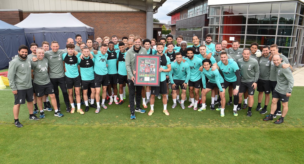 LFC's tweet photo. A truly magnificent servant to our wonderful club ❤️ 

Thank you for everything, Adam 🙌 

#YNWA https://t.co/mhP10NNKDy