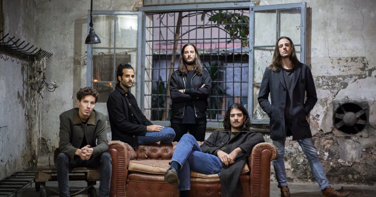 catalanarts's tweet photo. Last chance to enjoy the #CatalanMusic showcases at @PrimaveraPro #PRO2020!
Filing down the angles of guitars in favour of synthesizers, @Barbottband songs acquire a new iridescent sheen. A journey to a universe of danceable depth from which it is difficult to find the way out💫 https://t.co/FIhnPwcELr