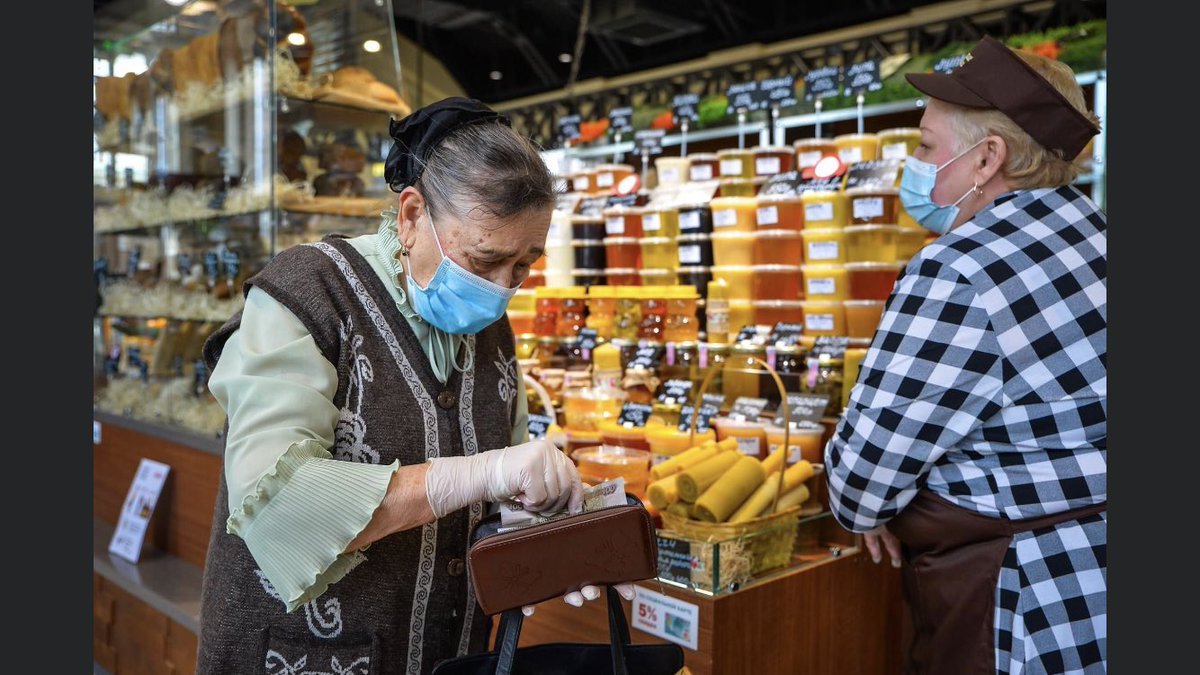 deptorg's tweet image. Сергей #Собянин сегодня посетил круглогодичную ярмарку в Северном Бутове и поблагодорил работников столичной торговли за труд во время пандемии коронавируса