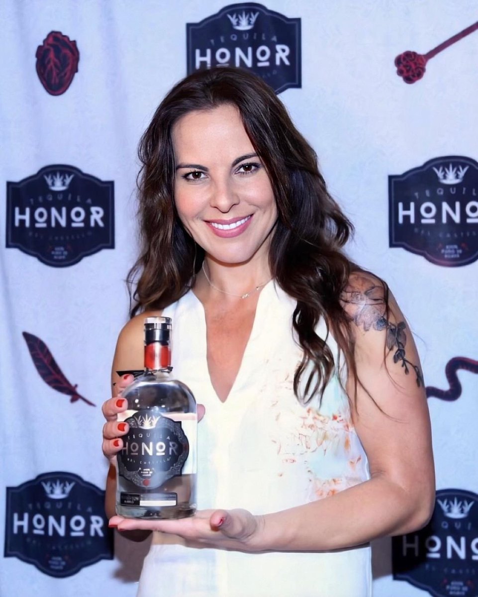 BrasilKdc's tweet photo. Feliz Día Nacional del Tequila. @honortequila lo mejor, que llega pronto a Brasil.
@katedelcastillo https://t.co/5OtD8T1wqu