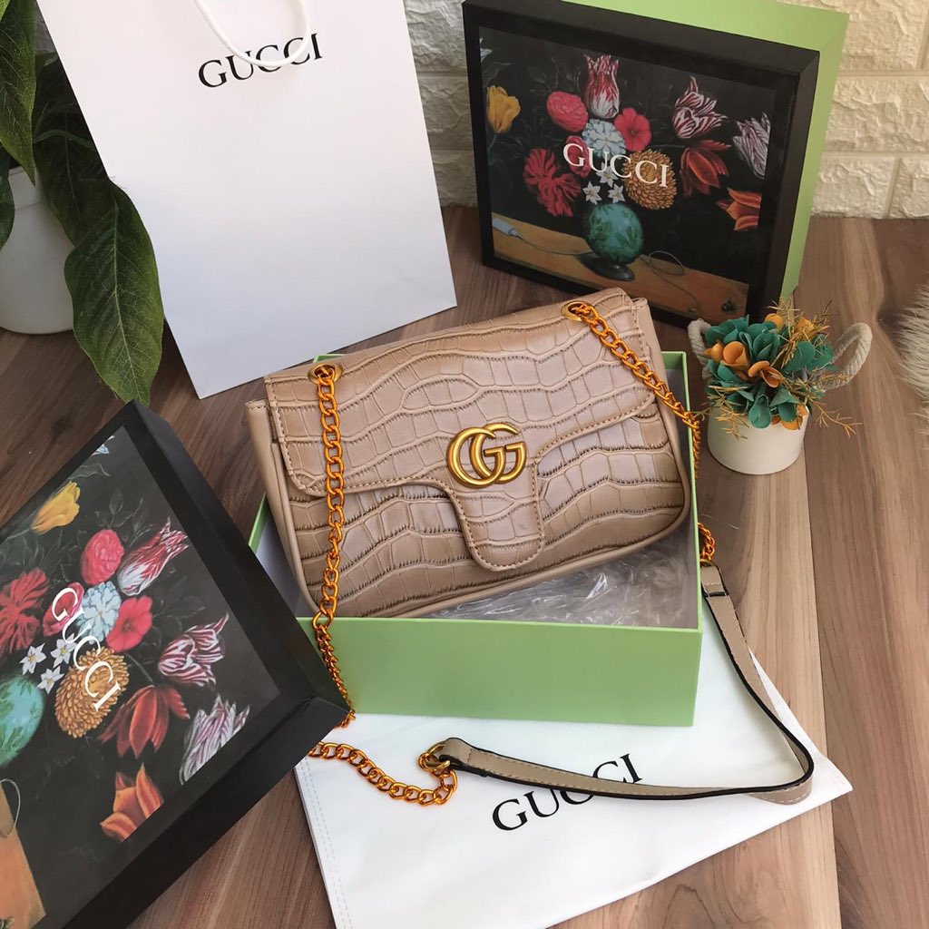 #مكه_الان
شنط قوتشي نسائي ماستر
السعر:295
توصيل فوري للرياض40ريال
شحن لجميع المناطق