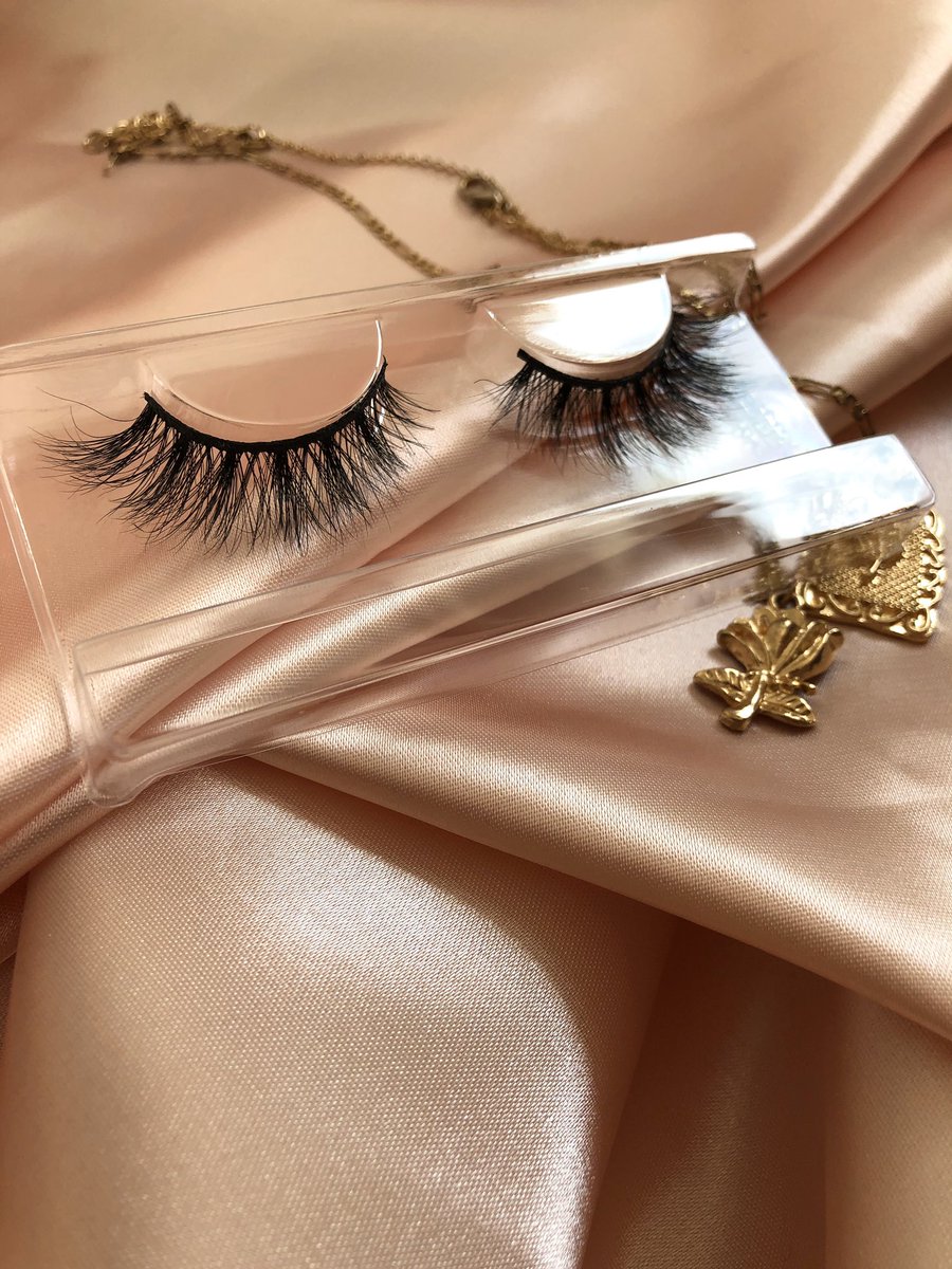 TheBlinkBank's tweet photo. Shop our styles! 
Pictured style: Minkorporated- super lightweight and natural 

https://t.co/U2Hm4rjrBh

#minklashes #striplashes #qualitylashes #blackowned #lashes #3Dminklashes #baddielashes #lightweightlashes #eyemakeup #bomblashes #blackgirlmakeup #sale https://t.co/hHSiYrHEUw