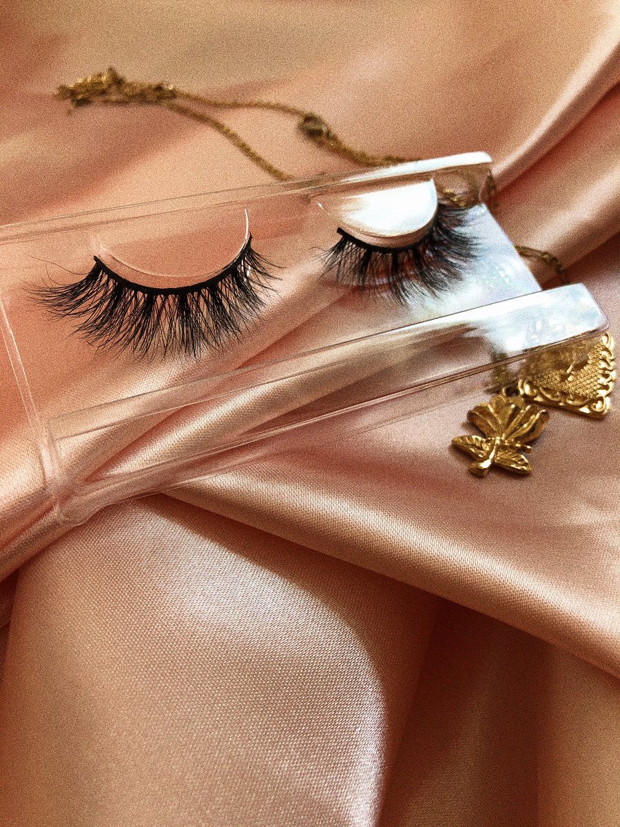 TheBlinkBank's tweet photo. Shop our styles! 
Pictured style: Minkorporated- super lightweight and natural 

https://t.co/U2Hm4rjrBh

#minklashes #striplashes #qualitylashes #blackowned #lashes #3Dminklashes #baddielashes #lightweightlashes #eyemakeup #bomblashes #blackgirlmakeup #sale https://t.co/hHSiYrHEUw